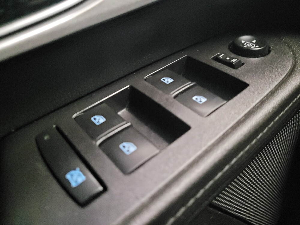 2016 Chevrolet Equinox in Grand Rapids, MI 49508 - 18086079 27