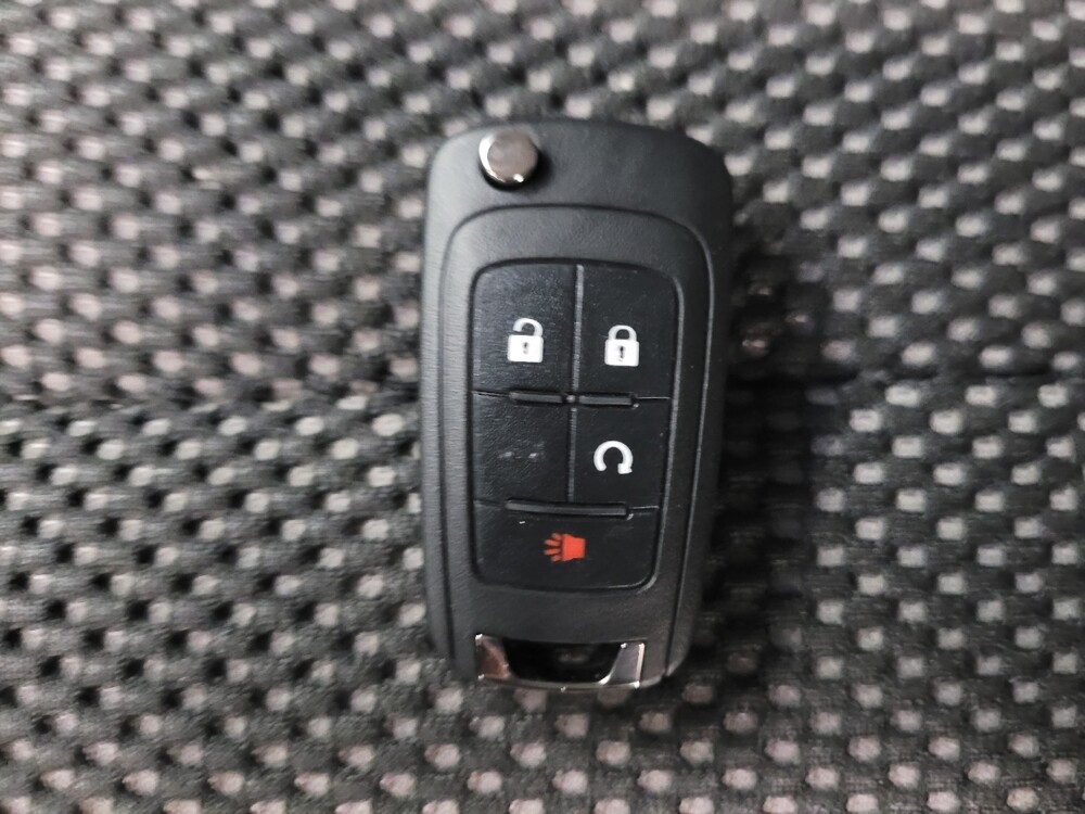 2016 Chevrolet Equinox in Grand Rapids, MI 49508 - 18086079 32