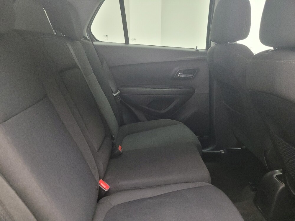 2019 Chevrolet Trax in Taylor, MI 48180 - 18086081 19