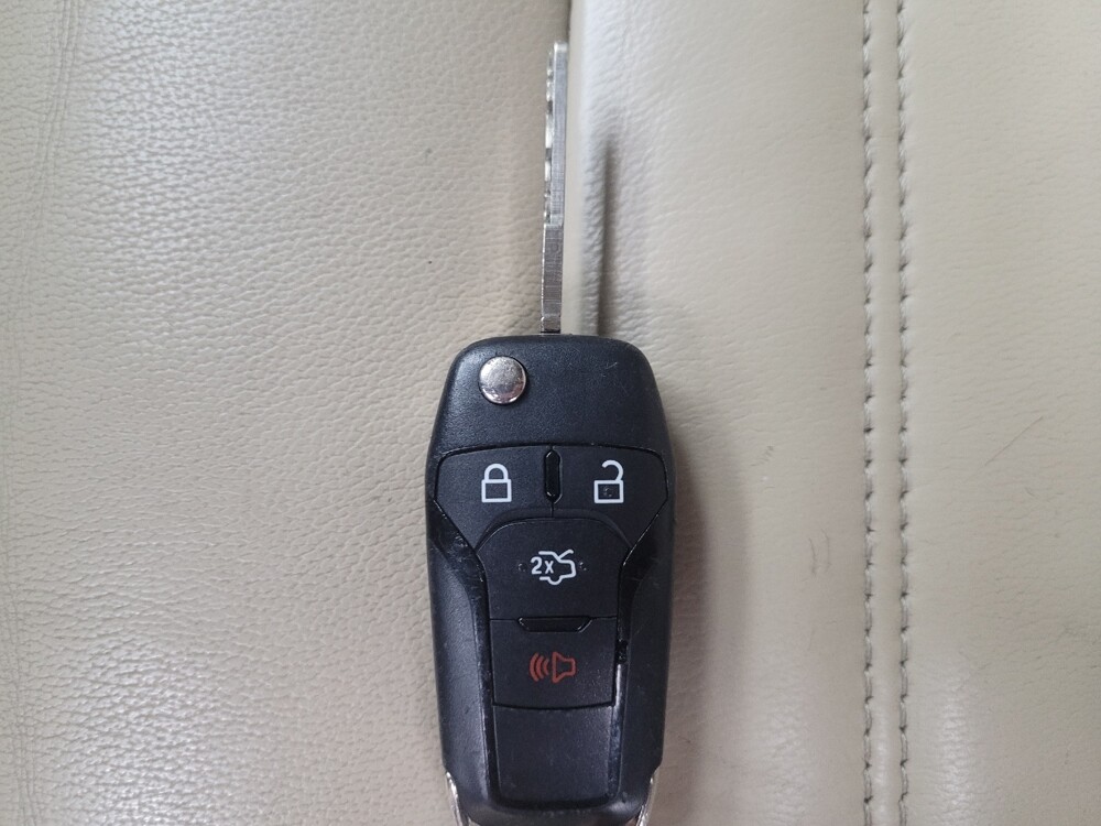 2016 Ford Fusion in Highland, IN 46322 - 18086086 32