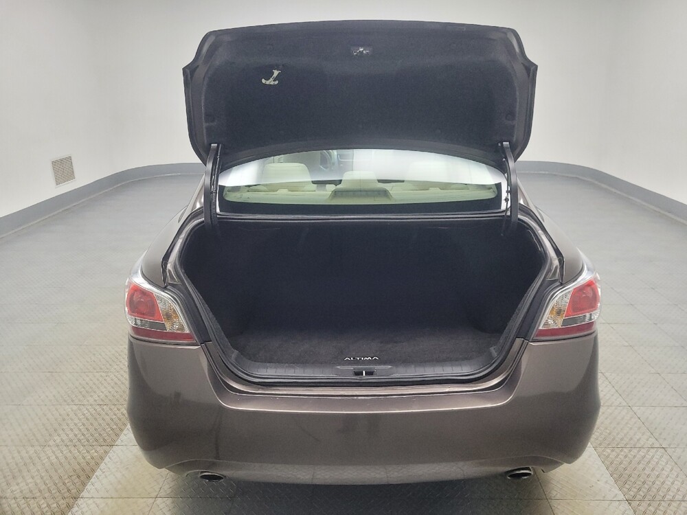 2015 Nissan Altima in Highland, IN 46322 - 18086088 29