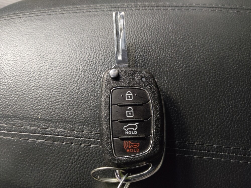 2017 Hyundai Santa Fe in Tallahassee, FL 32304 - 18086104 32