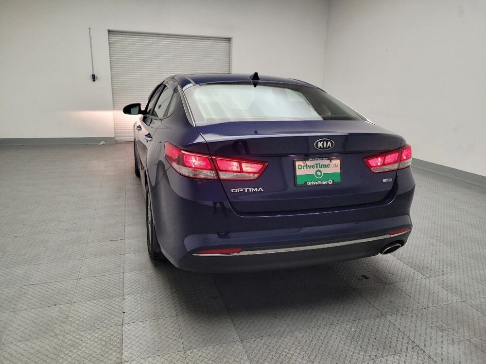 2018 Kia Optima in Riverside, CA 92504 - 18086111 6
