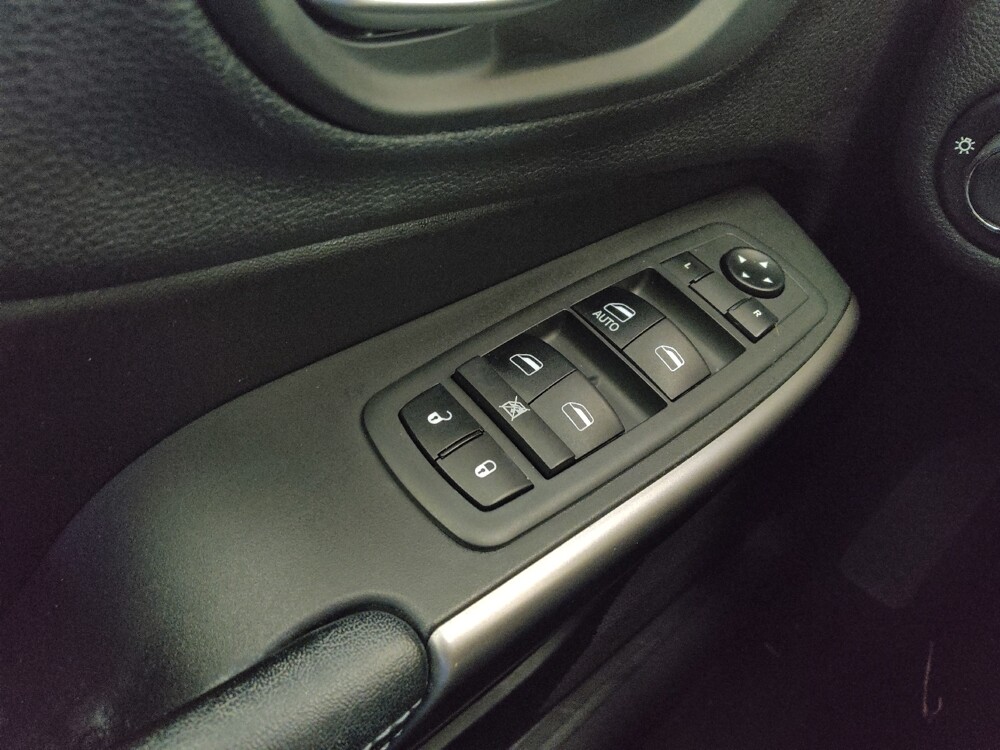 2019 Jeep Cherokee in Jackson, MS 39211 - 18086154 27