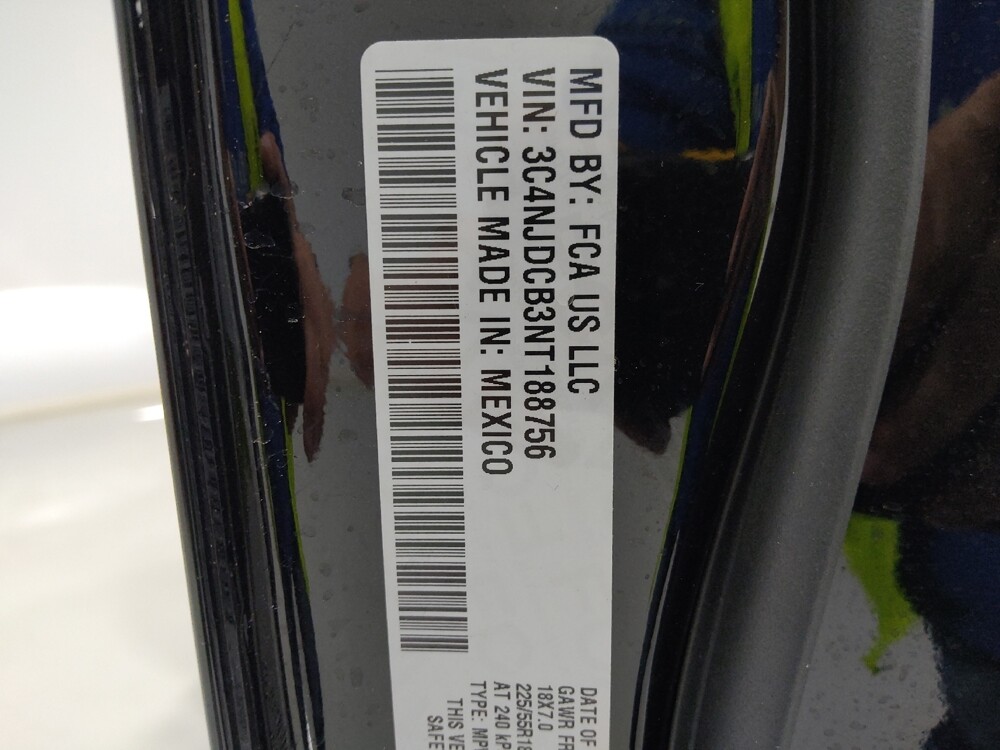 2022 Jeep Compass in Columbus, OH 43228 - 18086165 33