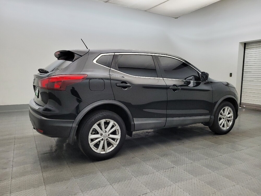 2017 Nissan Rogue Sport in Glendale, AZ 85301 - 18086189 10