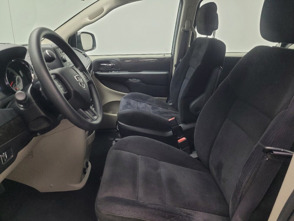 2015 Dodge Grand Caravan in Indianapolis, IN 46222 - 18086193 17