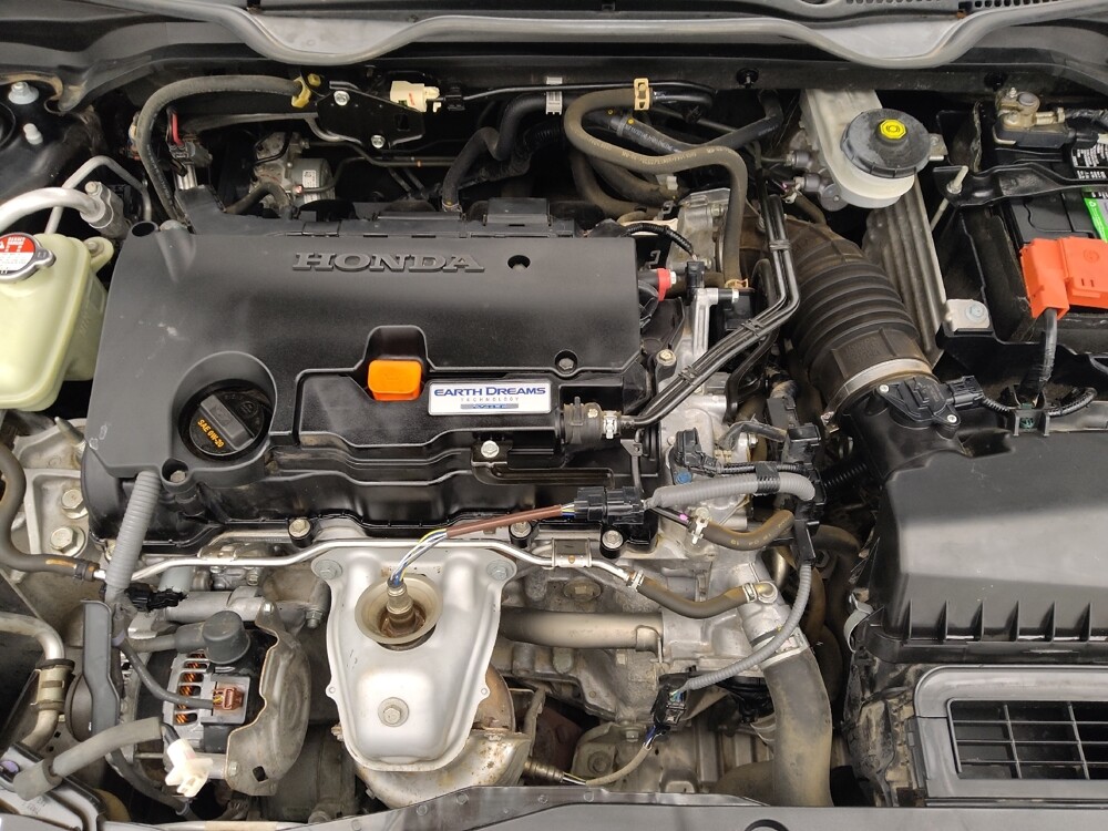 2016 Honda Civic in Topeka, KS 66611 - 18086207 30