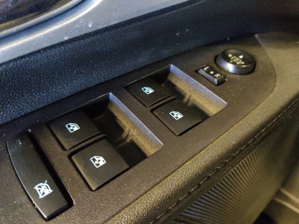 2017 Chevrolet Equinox in Chandler, AZ 85225 - 18086211 27