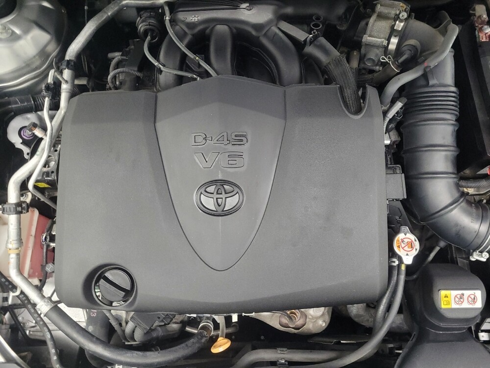 2019 Toyota Camry in Highland, IN 46322 - 18086221 30