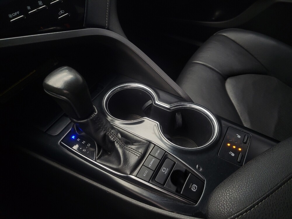 2019 Toyota Camry in Highland, IN 46322 - 18086221 26