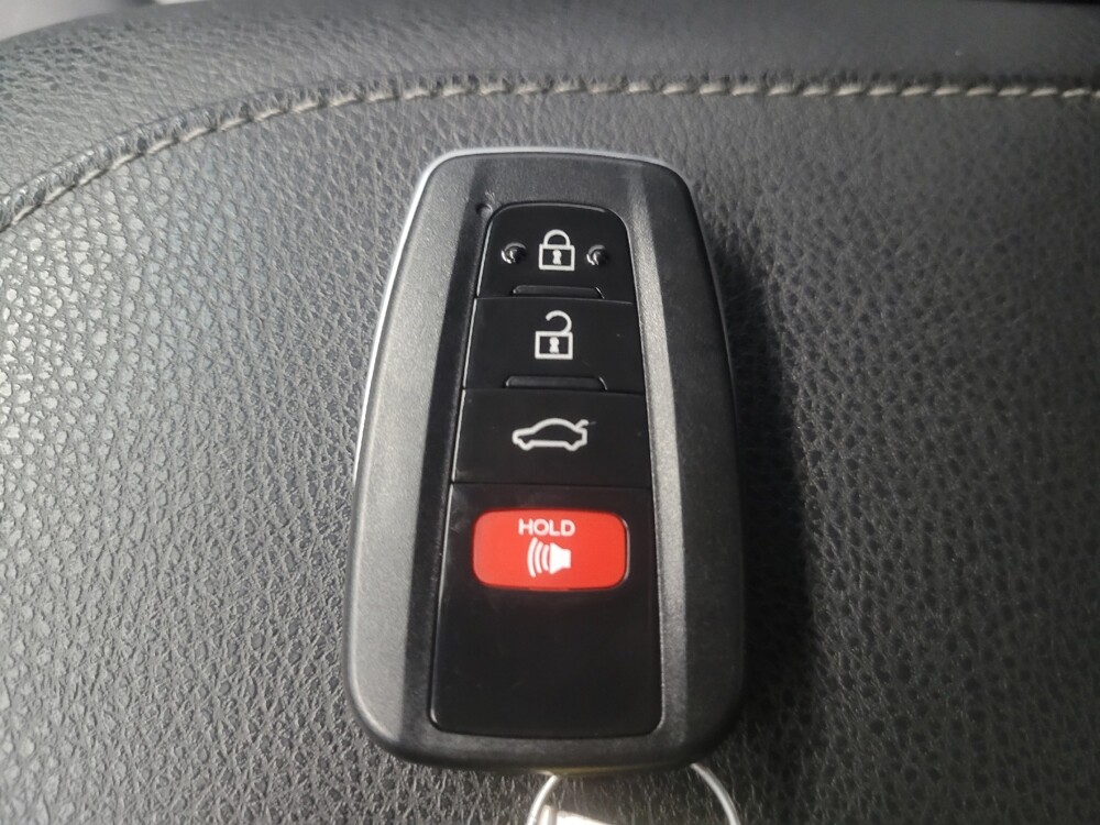 2019 Toyota Camry in Highland, IN 46322 - 18086221 32