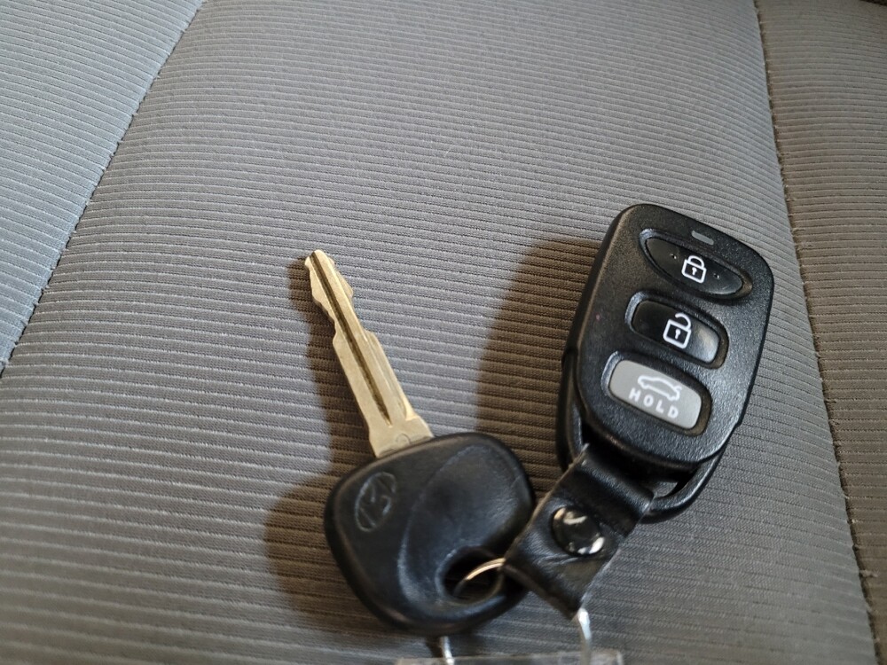 2017 Hyundai Elantra in Lakeland, FL 33815 - 18086236 32