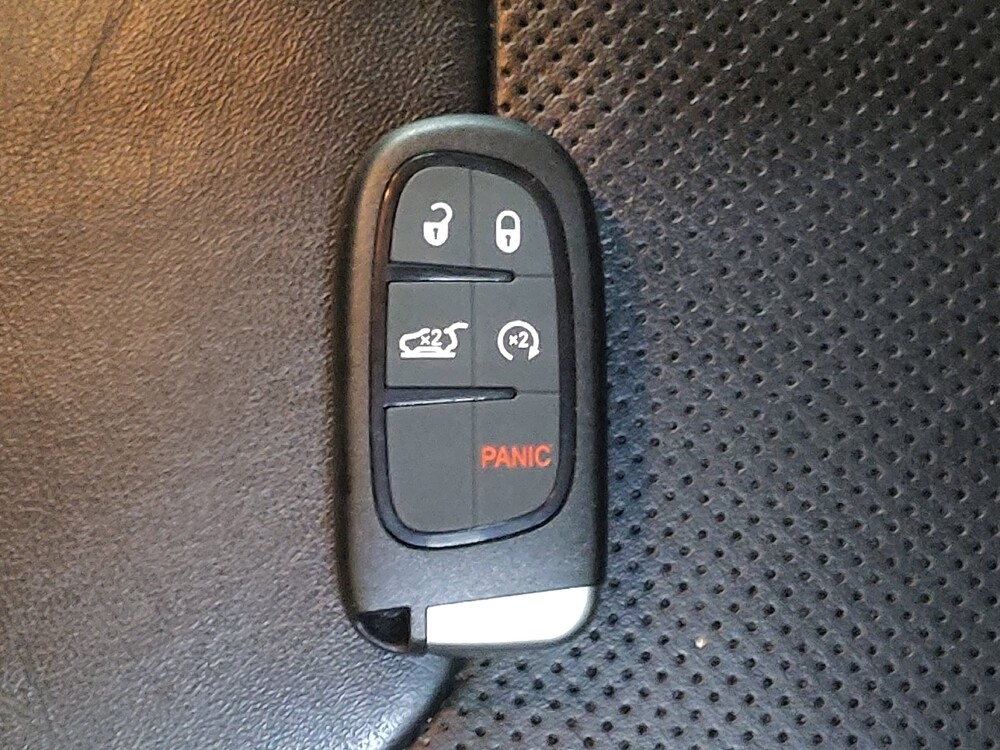 2019 Jeep Cherokee in Conway, SC 29526 - 18086239 32