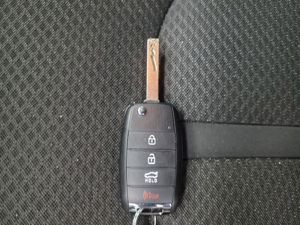 2018 Kia Optima in Highland, IN 46322 - 18086243 32