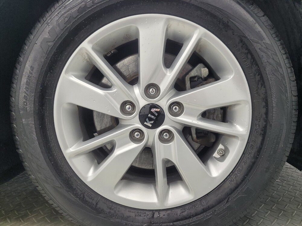 2018 Kia Optima in Highland, IN 46322 - 18086243 31