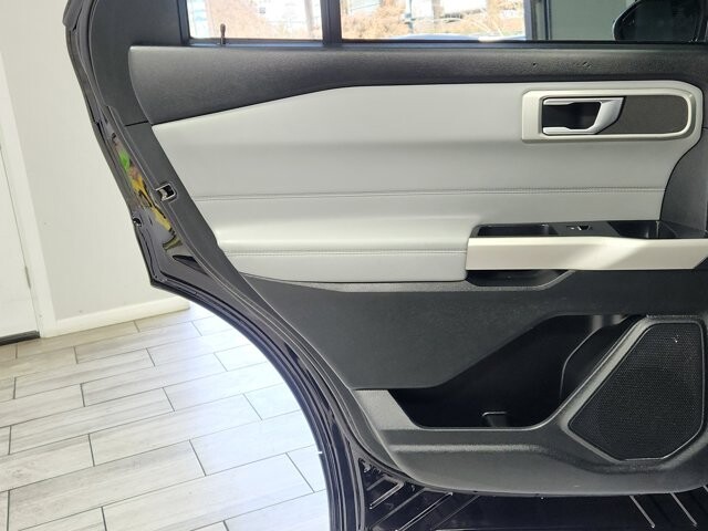 2021 Ford Explorer in Cinnaminson, NJ 08077 - 18086269 12