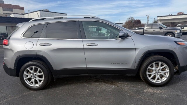 2017 Jeep Cherokee in Dallas, TX 75228 - 18086275 4