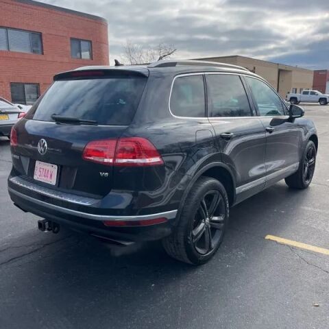 2017 Volkswagen Touareg in Wadena, MN 56482 - 18086278 2