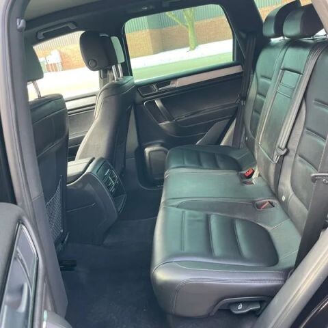 2017 Volkswagen Touareg in Wadena, MN 56482 - 18086278 6