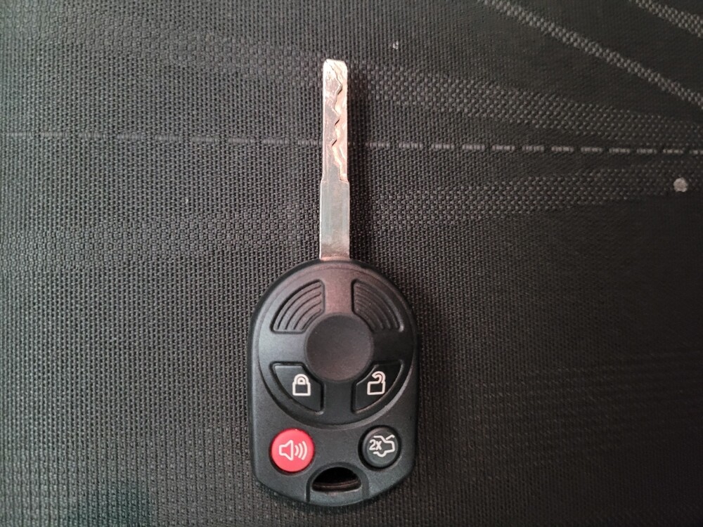 2018 Ford Focus in Downey, CA 90241 - 18086297 32