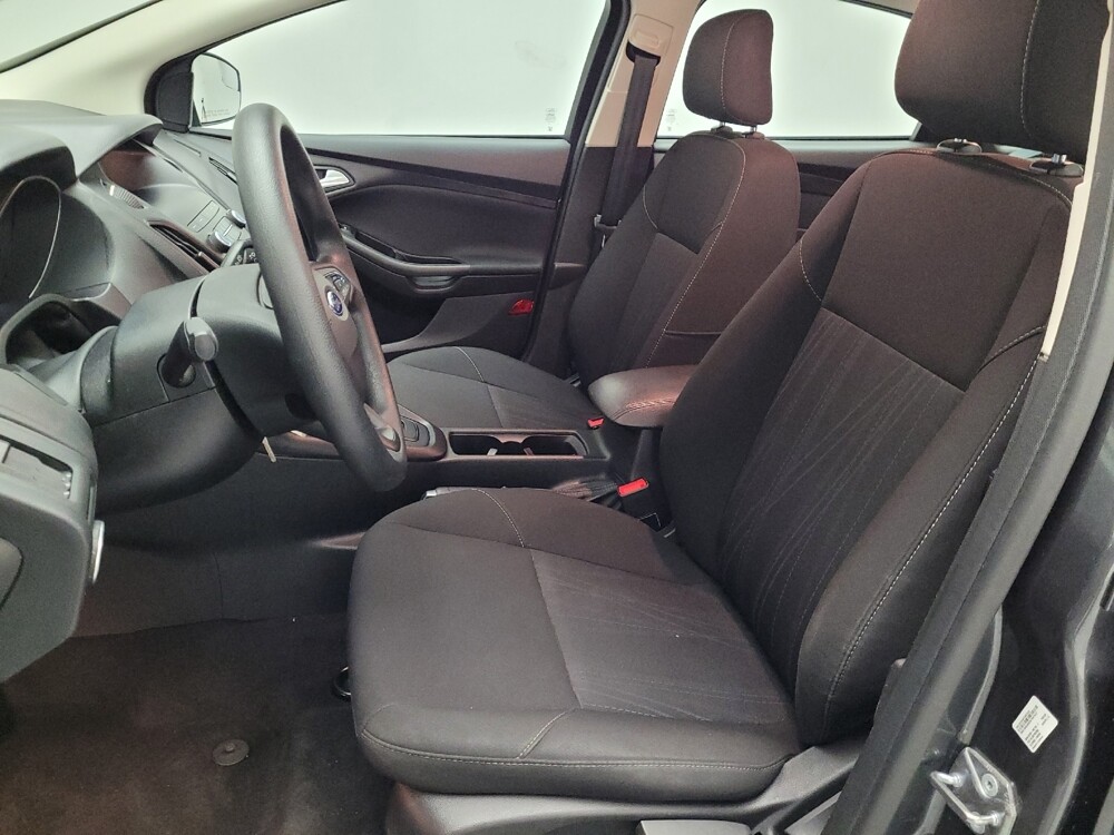 2018 Ford Focus in Downey, CA 90241 - 18086297 17