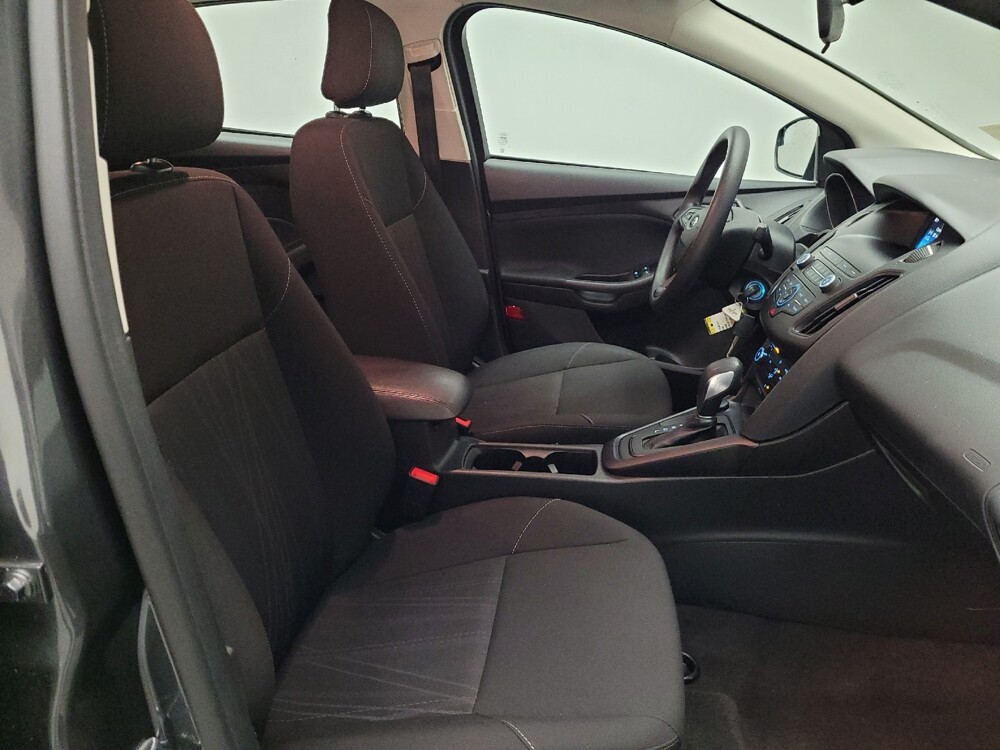 2018 Ford Focus in Downey, CA 90241 - 18086297 21