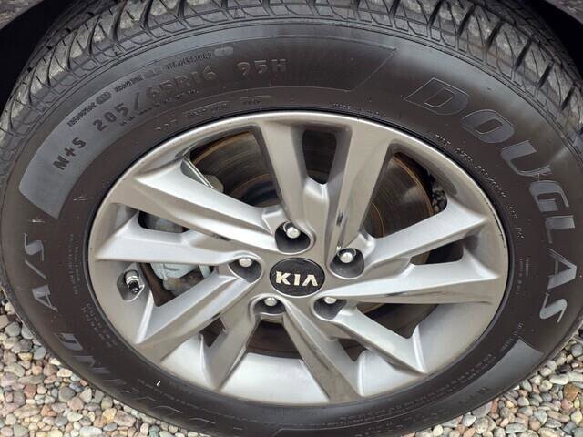 2020 Kia Optima in Mesa, AZ 85212 - 18086300 12