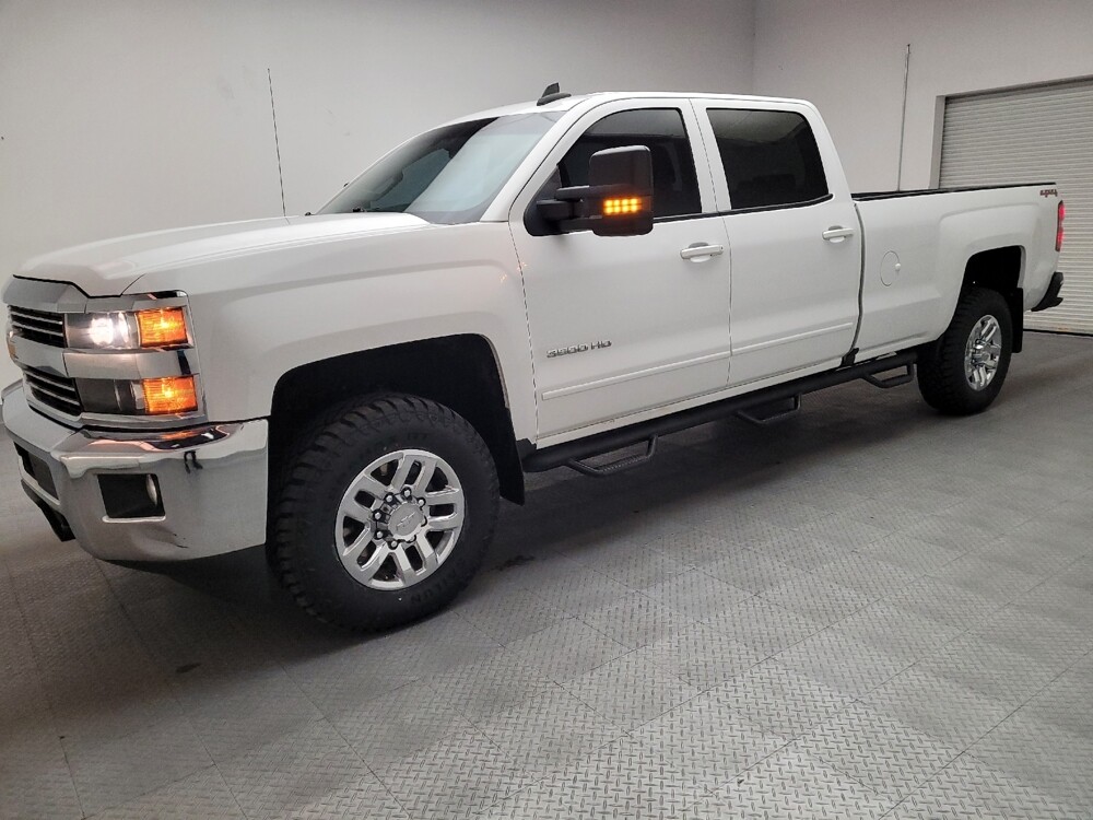 2017 Chevrolet Silverado 3500 in Riverside, CA 92504 - 18086303 2