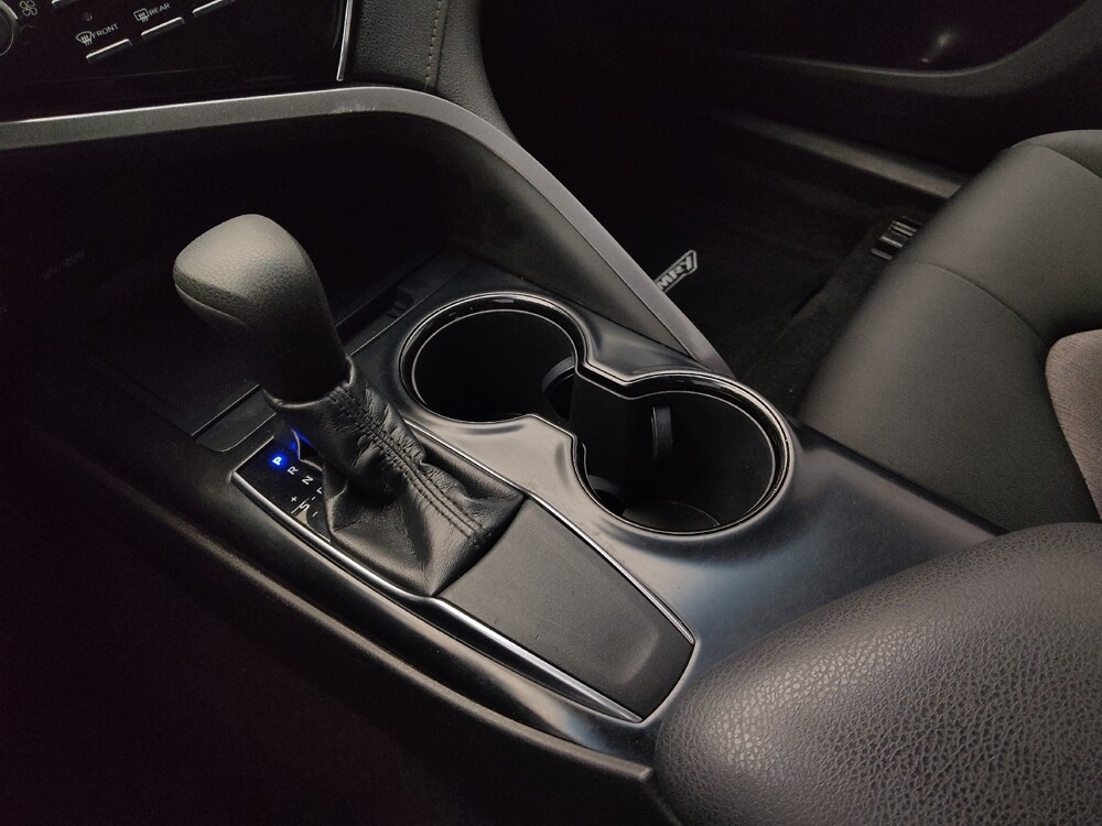 2018 Toyota Camry in St. Louis, MO 63136 - 18086327 26