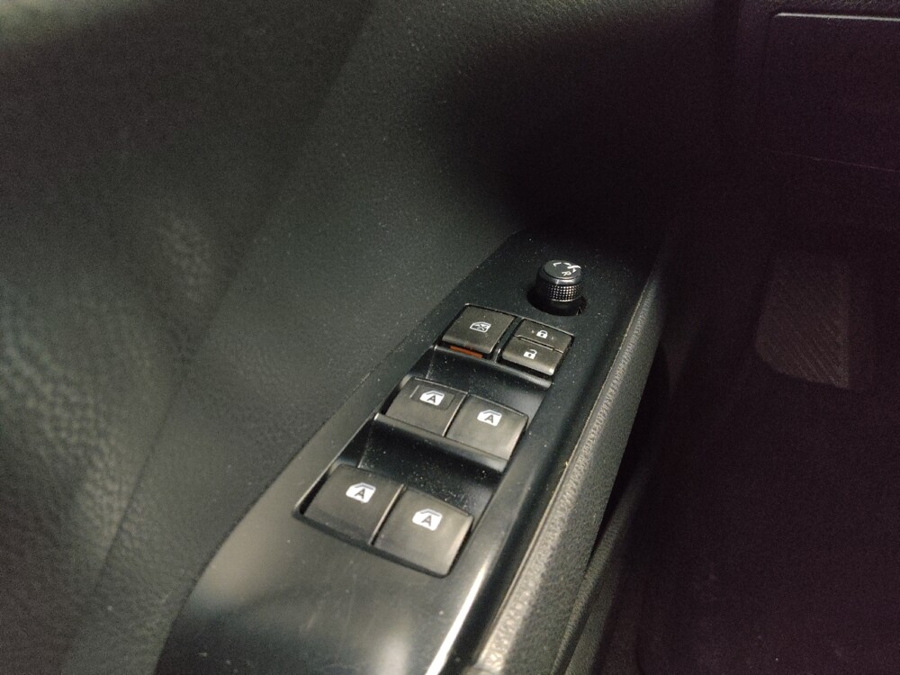 2018 Toyota Camry in St. Louis, MO 63136 - 18086327 27