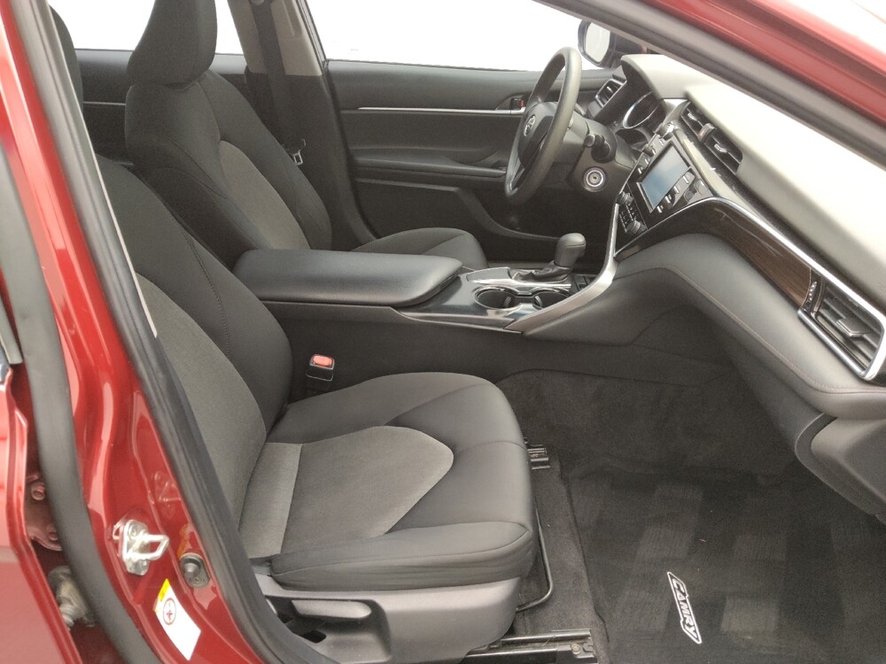 2018 Toyota Camry in St. Louis, MO 63136 - 18086327 21