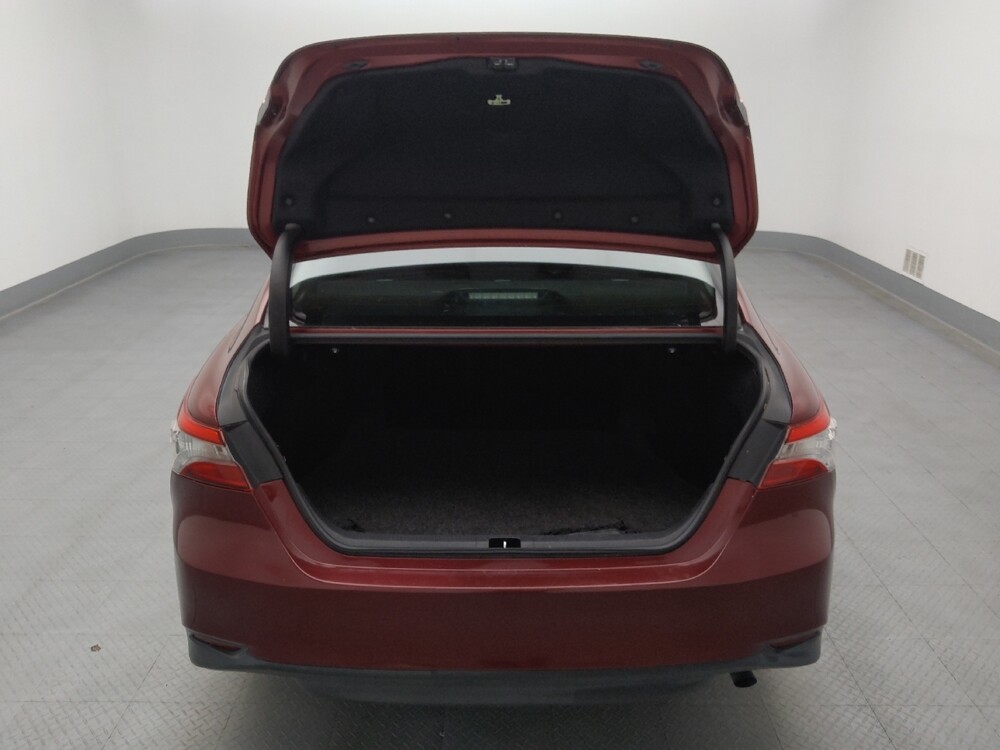 2018 Toyota Camry in St. Louis, MO 63136 - 18086327 29