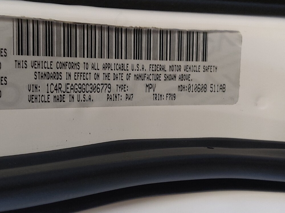 2016 Jeep Grand Cherokee in Fayetteville, NC 28304 - 18086356 33