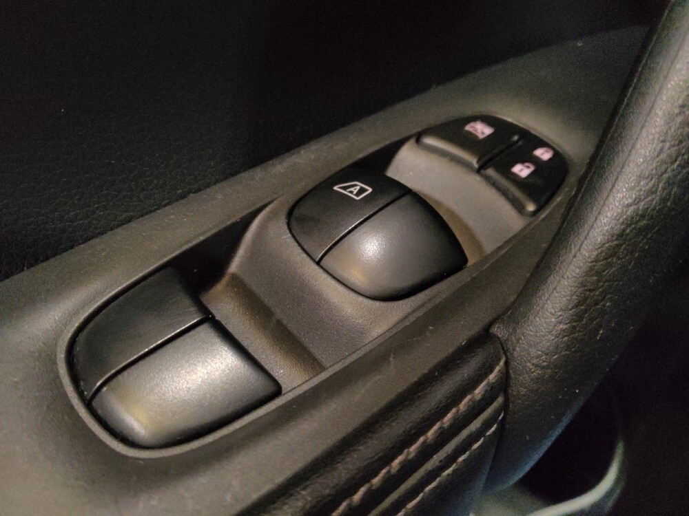 2017 Nissan Rogue in Hialeah, FL 33014 - 18086358 27