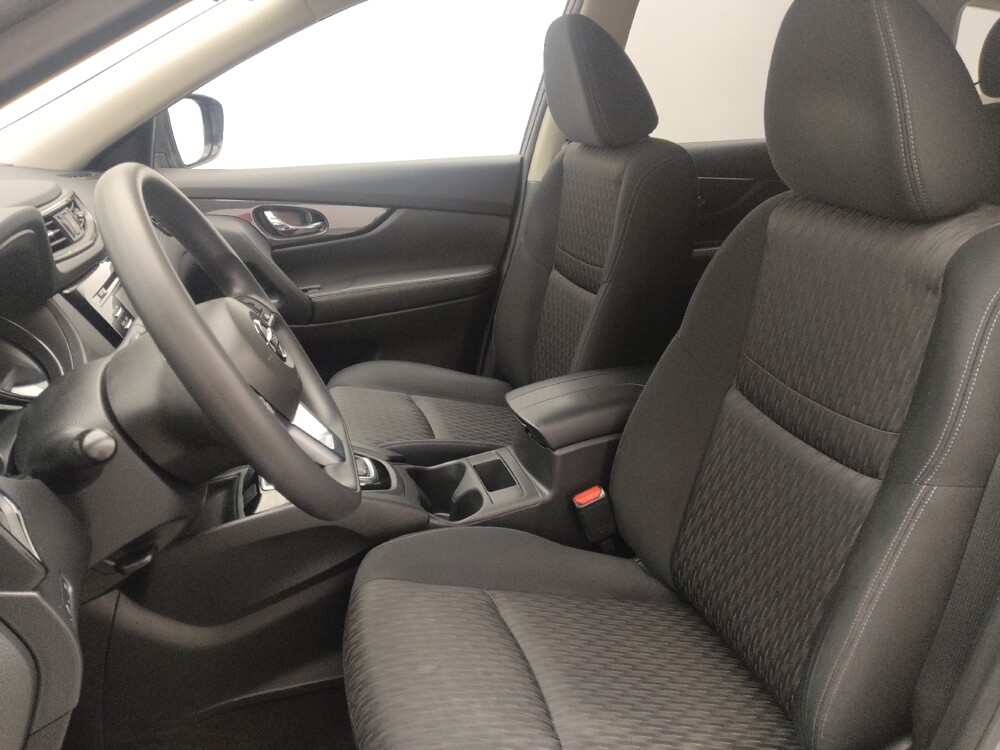2017 Nissan Rogue in Hialeah, FL 33014 - 18086358 17