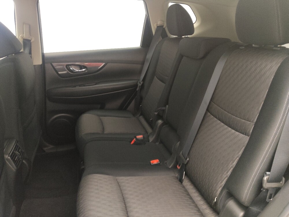 2017 Nissan Rogue in Hialeah, FL 33014 - 18086358 18