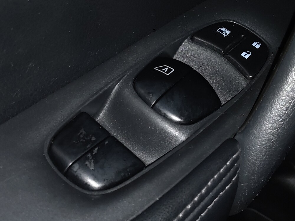 2018 Nissan Rogue in Kissimmee, FL 34744 - 18086359 27