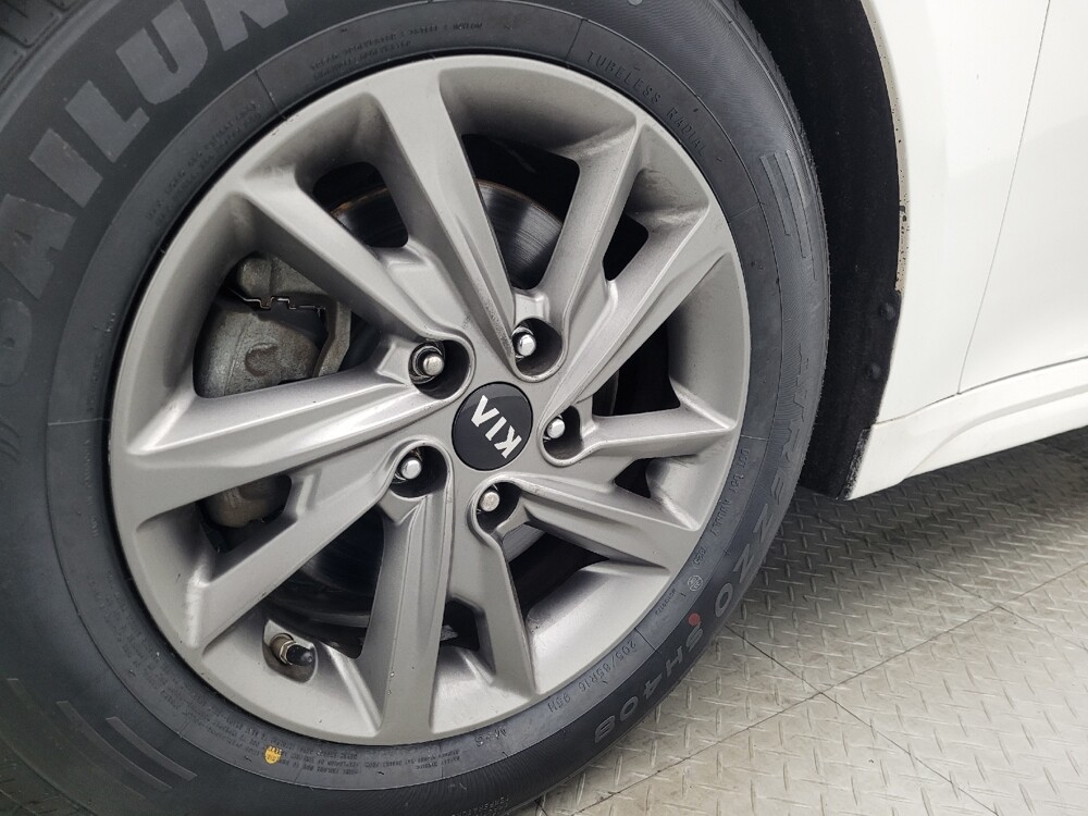 2019 Kia Optima in Savannah, GA 31419 - 18086361 31