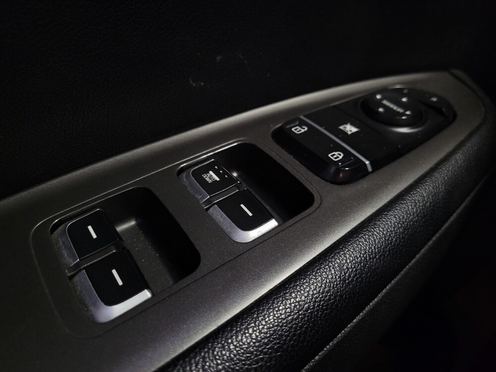 2019 Kia Optima in Savannah, GA 31419 - 18086361 27