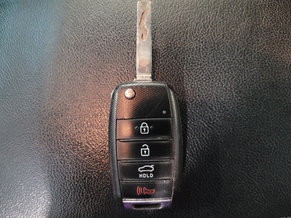 2019 Kia Optima in Savannah, GA 31419 - 18086361 32