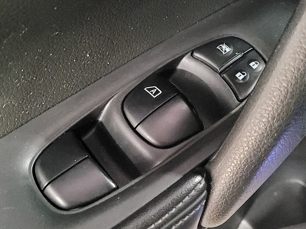 2017 Nissan Rogue in Hialeah, FL 33014 - 18086364 27