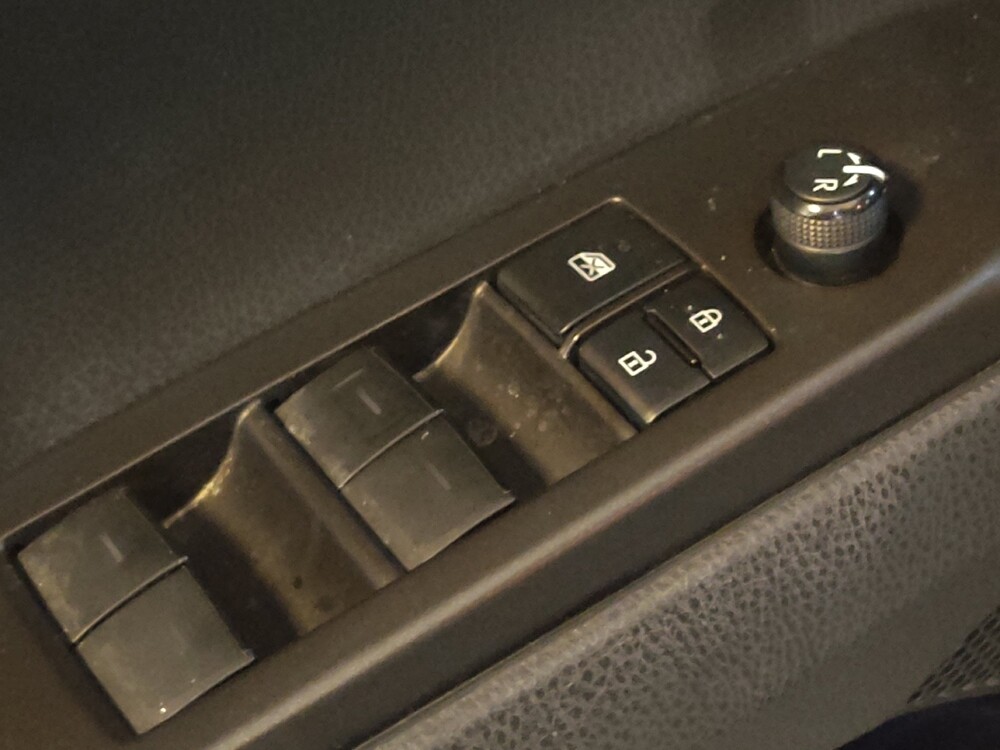 2021 Toyota Camry in Greenville, SC 29607 - 18086383 27