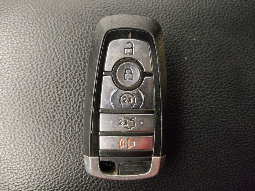 2018 Ford Fusion in Houston, TX 77060 - 18086409 32