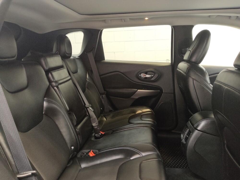 2019 Jeep Cherokee in Fairfield, OH 45014 - 18086413 19