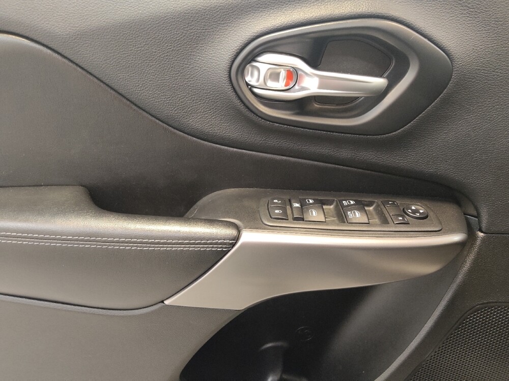 2019 Jeep Cherokee in Fairfield, OH 45014 - 18086413 27