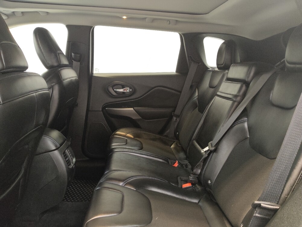 2019 Jeep Cherokee in Fairfield, OH 45014 - 18086413 18