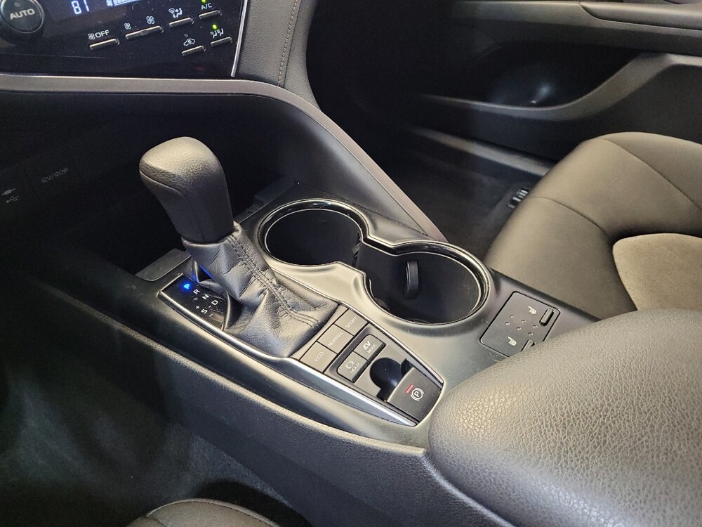 2018 Toyota Camry in Maple Heights, OH 44137 - 18086414 26