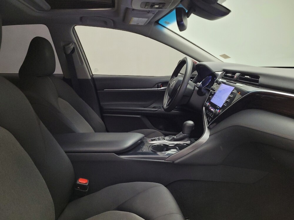 2018 Toyota Camry in Maple Heights, OH 44137 - 18086414 21