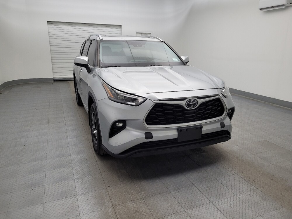 2020 Toyota Highlander in Cincinnati, OH 45255 - 18086426 14